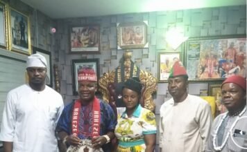 2023 Election: Eze Chika receives LP Gubernatorial Candidate, Gbadebo Chinedu Rhodes-Vivour as he seeks the support of Igbos in Ijegun.
